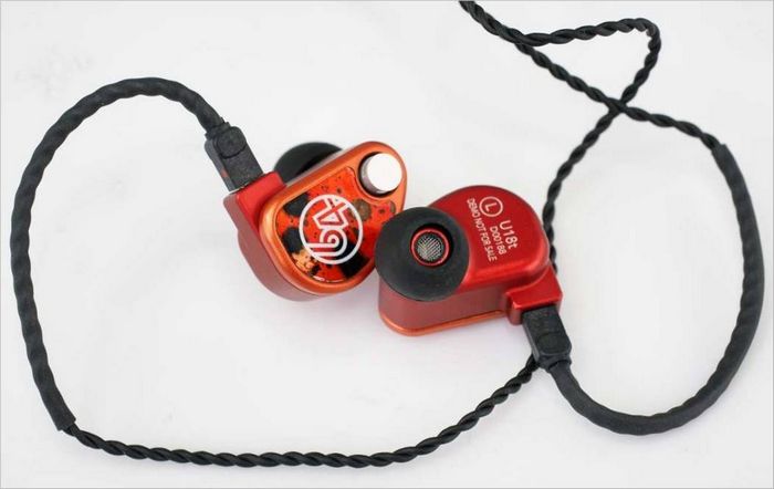 64 AUDIO Slušalke s kanalom