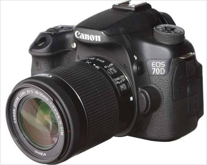 Canon EOS 70D DSLR